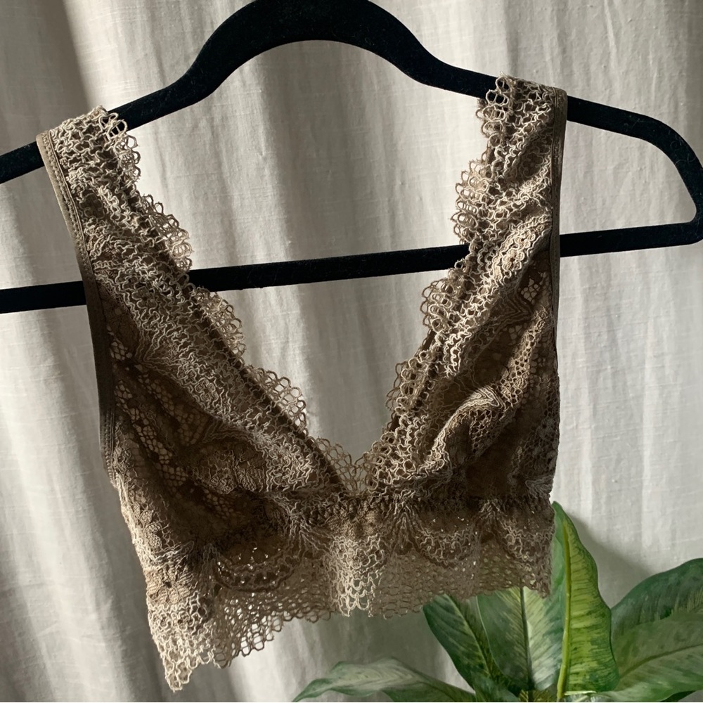 NEW 💘 Victoria’s Secret deep plunge lace bralette